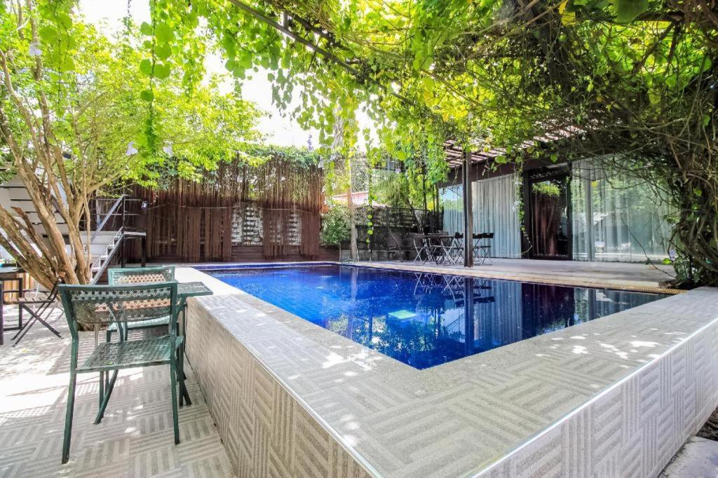 Oyo 271 The Resort Romklao Bangkok Exterior foto